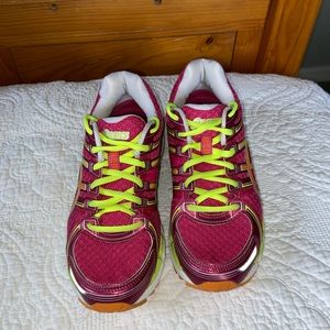 Women’s ASICS size 7